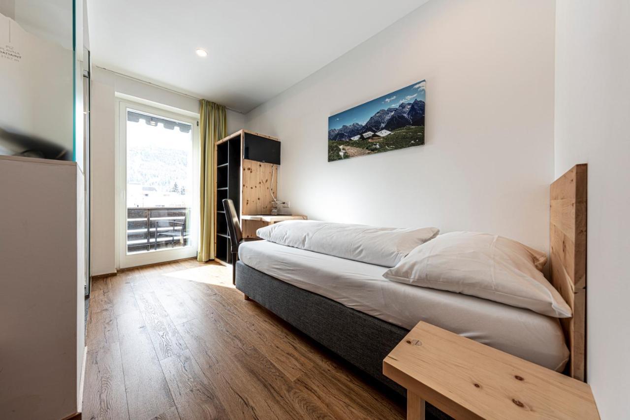 Hotel Filli Scuol Exterior photo